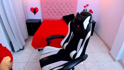 kate Tompson online show from March 7, 2025, 4:22 pm