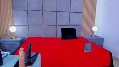 kate Tompson online show from February 24, 2026, 12:36 pm