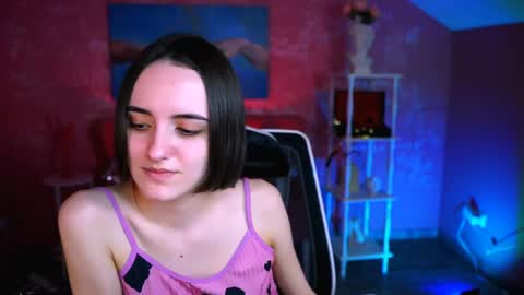 katewillows online show from April 5, 2026, 4:31 am