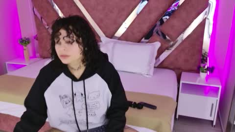 KatheGomez  online show from February 11, 2026, 2:49 am