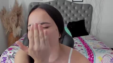 kathh_latorre online show from September 24, 2025, 1:36 pm