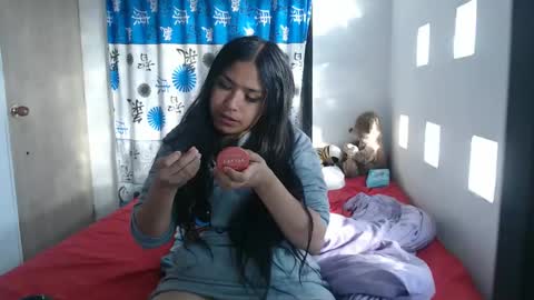 Snapshot of kathiie_ chatting on January 13, 2025, 12:02 pm K A T H I E online show from January 13, 2025, 12:02 pm