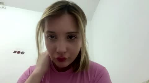Snapshot of kathrinekiening chatting on May 27, 2026, 5:21 pm Jessie online show from May 27, 2026, 5:21 pm