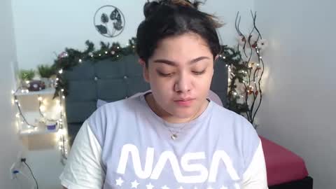 kathygonzalez_ online show from December 6, 2024, 11:44 am