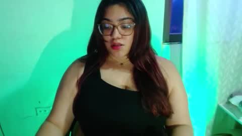 kathygonzalez_ online show from November 21, 2025, 11:31 am
