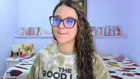 Khaterine online show from November 7, 2025, 11:54 am