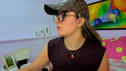 Khaterine online show from April 21, 2026, 12:11 pm