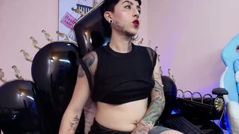 Snapshot of katia_yinx chatting on February 24, 2025, 11:19 pm KAT online show from February 24, 2025, 11:19 pm