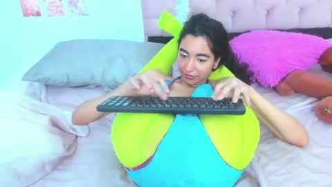 Katia online show from December 9, 2024, 7:06 am