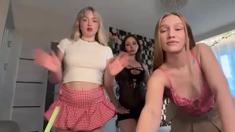 Katienext stream  online show from March 12, 2026, 1:17 pm