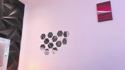 KATE  online show from April 16, 2026, 6:52 pm