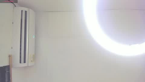 katitaluxury_hot online show from May 20, 2026, 1:01 am