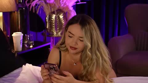 KatJolie online show from September 10, 2025, 7:47 pm