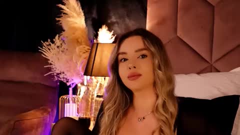 KatJolie online show from October 7, 2025, 5:54 pm