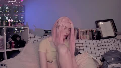 katkittykate online show from December 4, 2025, 3:54 pm