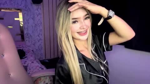 Katleen. online show from November 24, 2025, 7:30 am