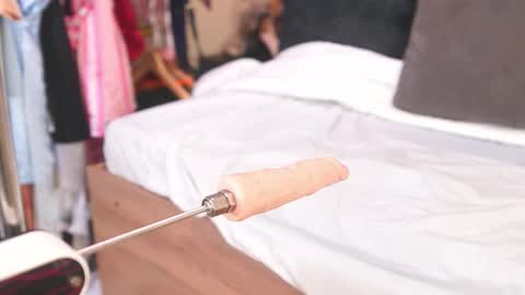 K A T L Y N  online show from October 12, 2025, 1:54 pm