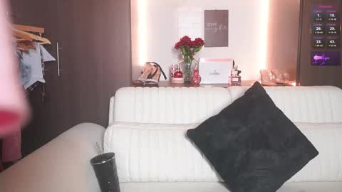 K A T L Y N  online show from February 22, 2026, 1:53 pm