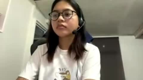 Snapshot of katlynpelyo chatting on June 3, 2026, 2:33 pm Lily online show from June 3, 2026, 2:33 pm