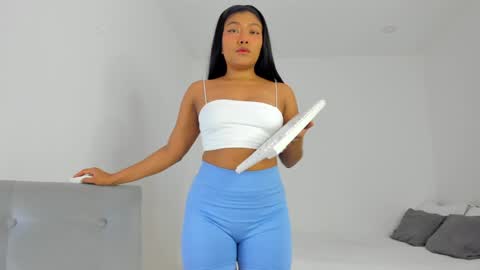 Snapshot of katnees_correa chatting on February 5, 2025, 6:35 am Follow me on instagram and twitter as correaktnees online show from February 5, 2025, 6:35 am