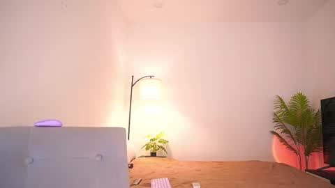 Follow me on instagram and twitter as correaktnees online show from December 1, 2025, 7:02 am