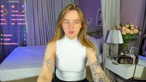 Snapshot of katrina_bail chatting on July 10, 2026, 2:05 am Katrina Bail online show from July 10, 2026, 2:05 am