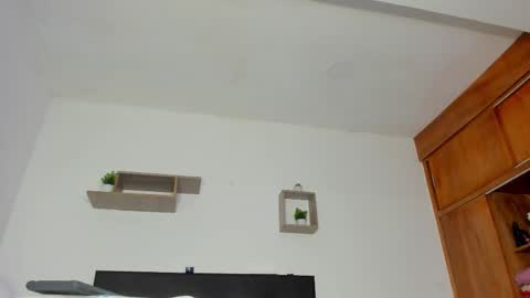 katrina moore online show from December 5, 2025, 12:03 pm