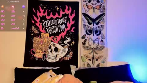 Katrina Ricci online show from November 14, 2025, 5:28 am