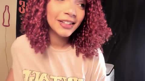 Katrina Ricci online show from December 14, 2025, 1:05 pm