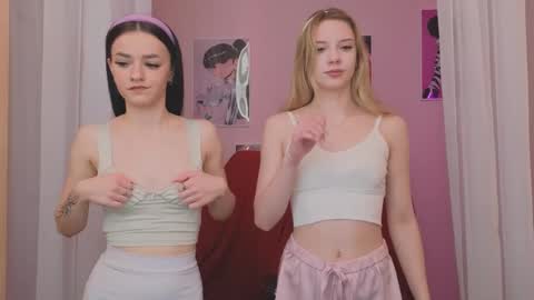 katt_yy online show from February 23, 2025, 12:37 pm