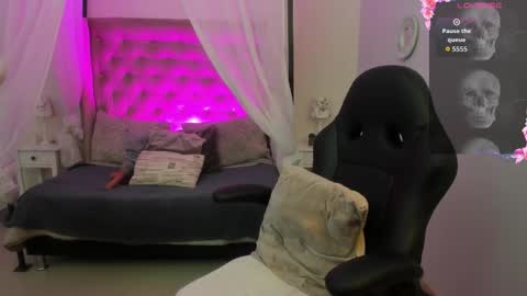 kattarina_ online show from September 12, 2025, 10:48 am