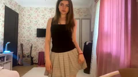 Molly online show from June 23, 2026, 12:25 pm