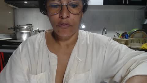 KattleyaGrey online show from September 17, 2025, 1:24 pm