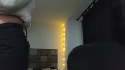 Snapshot of katty_bluntt chatting on January 16, 2025, 2:51 am Luu sell online show from January 16, 2025, 2:51 am