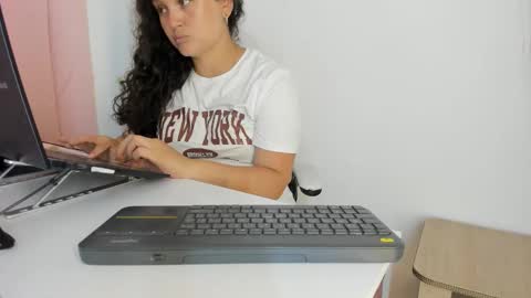 Snapshot of katty_feet_ chatting on January 18, 2026, 8:23 pm Katty online show from January 18, 2026, 8:23 pm