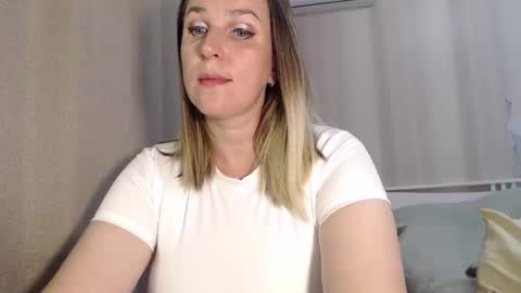Snapshot of katty_fox chatting on September 11, 2025, 10:59 am Katty Fox online show from September 11, 2025, 10:59 am