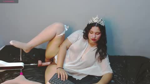 Katty Loveless online show from September 11, 2025, 7:08 am