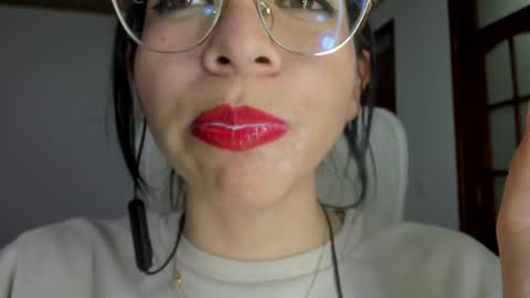 Snapshot of katty_mouth chatting on December 3, 2024, 11:46 pm Katty online show from December 3, 2024, 11:46 pm