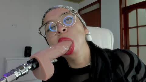 Snapshot of katty_mouth chatting on January 14, 2025, 8:59 pm Katty online show from January 14, 2025, 8:59 pm