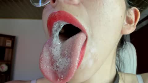 Snapshot of katty_mouth chatting on January 21, 2025, 7:28 pm Katty online show from January 21, 2025, 7:28 pm