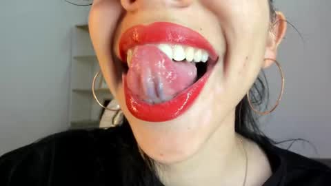 Snapshot of katty_mouth chatting on October 8, 2025, 8:50 pm Katty online show from October 8, 2025, 8:50 pm