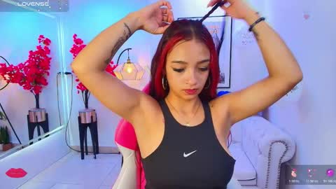 Snapshot of katty_rounds chatting on November 18, 2025, 12:31 pm katty_rounds online show from November 18, 2025, 12:31 pm