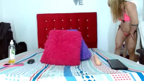 Snapshot of kattysex74 chatting on December 22, 2024, 3:44 pm kattysex74 online show from December 22, 2024, 3:44 pm