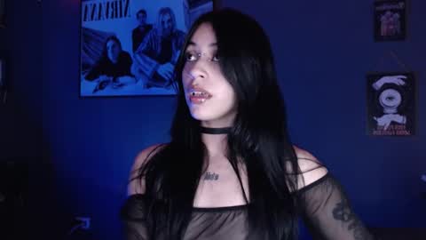 Snapshot of kattze chatting on November 19, 2025, 12:43 am online show from November 19, 2025, 12:43 am