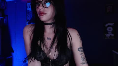 Snapshot of kattze chatting on November 23, 2025, 10:15 am online show from November 23, 2025, 10:15 am