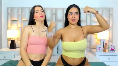 katy blonde girl and paola big boobs online show from January 17, 2026, 1:38 pm