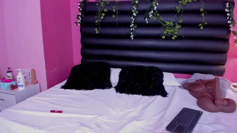 katy_contreras online show from January 18, 2025, 2:12 pm