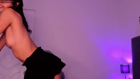 katy_contreras online show from March 5, 2025, 2:12 pm