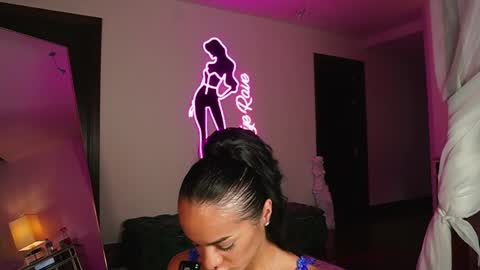 Snapshot of katyerave chatting on November 4, 2025, 8:08 pm Katyerave online show from November 4, 2025, 8:08 pm