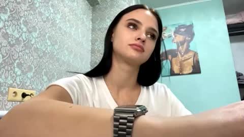 Katy online show from October 5, 2025, 9:40 am